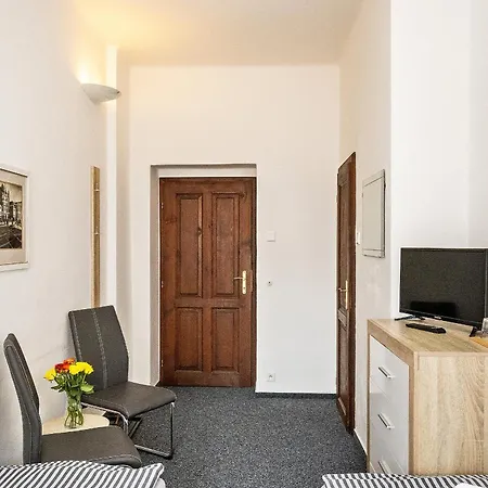 Landauer בית הארחה 3*